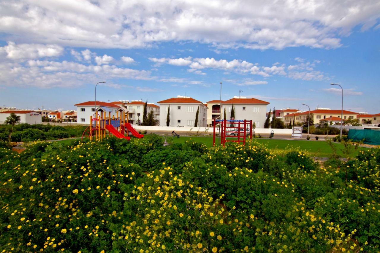 Mythical Sands Luxury Apartment Paralimni Exteriör bild